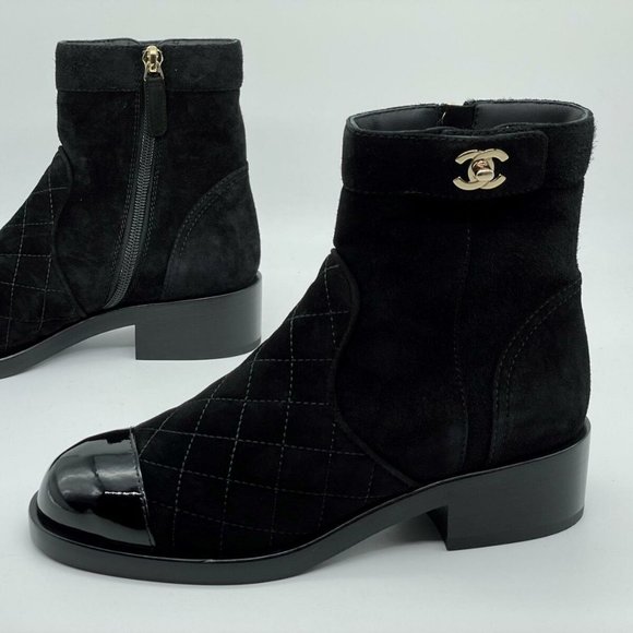 CHANEL 20K Suede Cap Toe Quilted CC Turnlock Flat Ankle Booties Boots - Picture 8 of 15